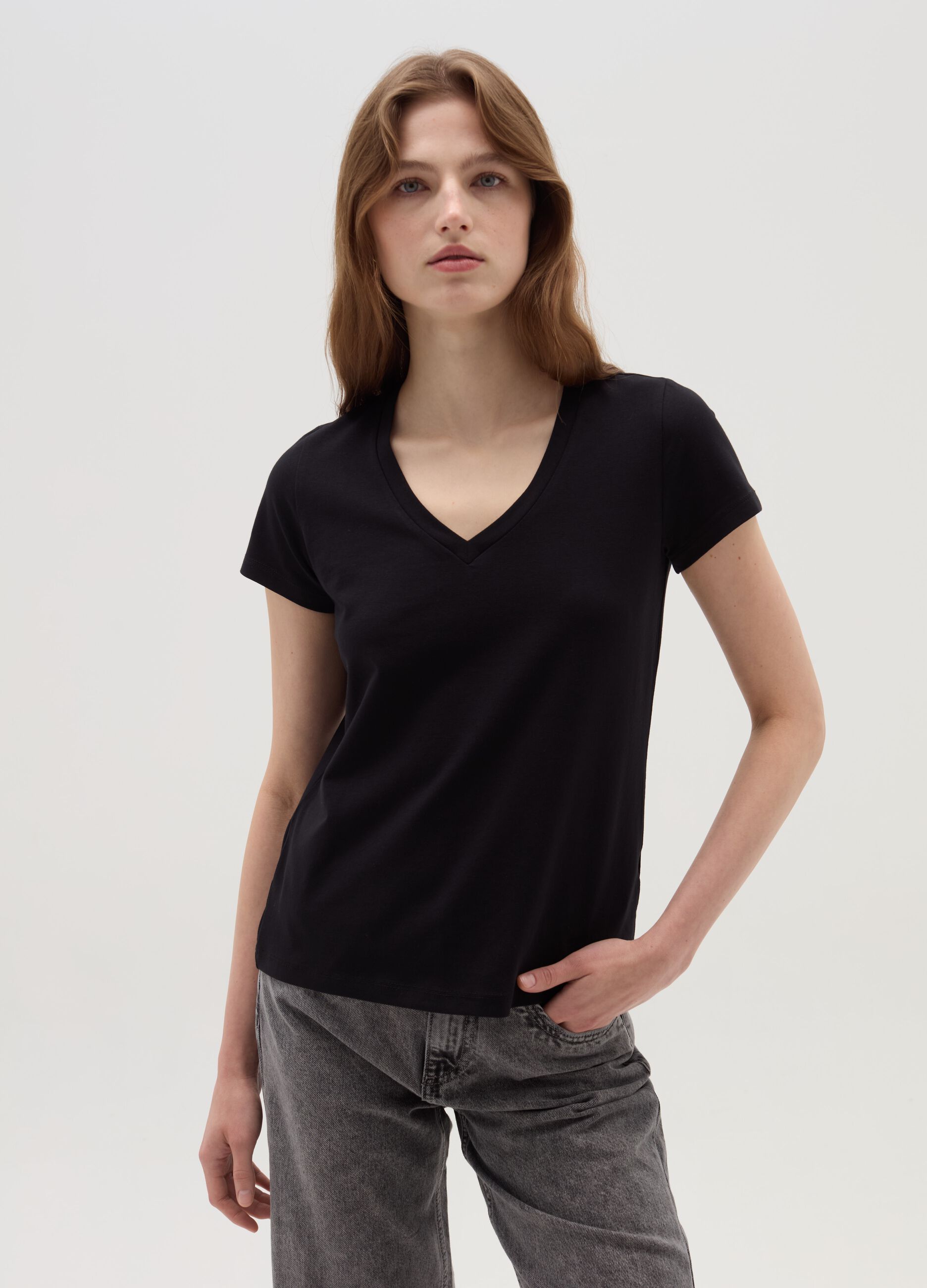 OVS T-shirt tinta unita con scollo a V
