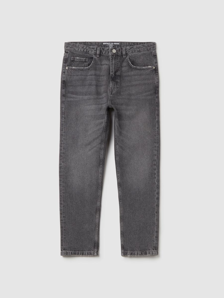 Carrot-fit jeans with fading_4