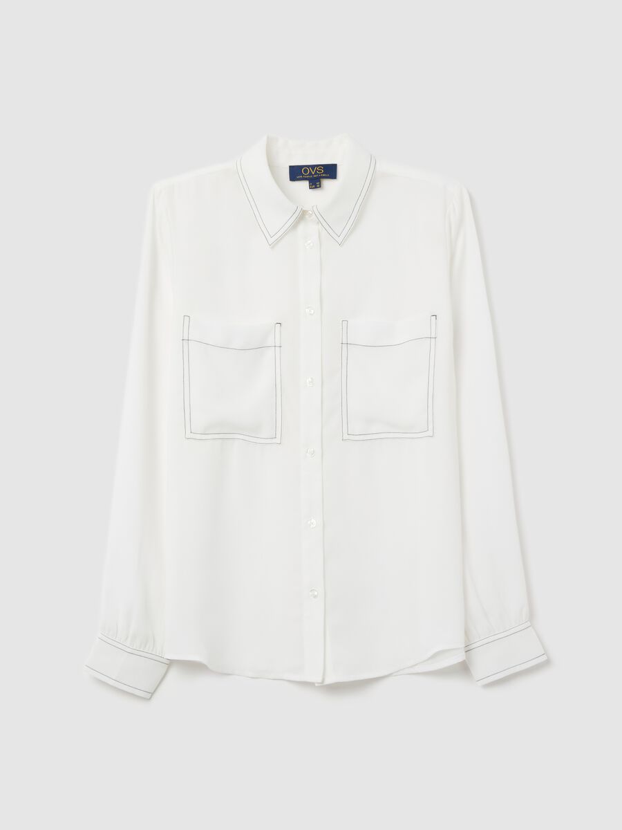 Shirt with contrasting stitching_4
