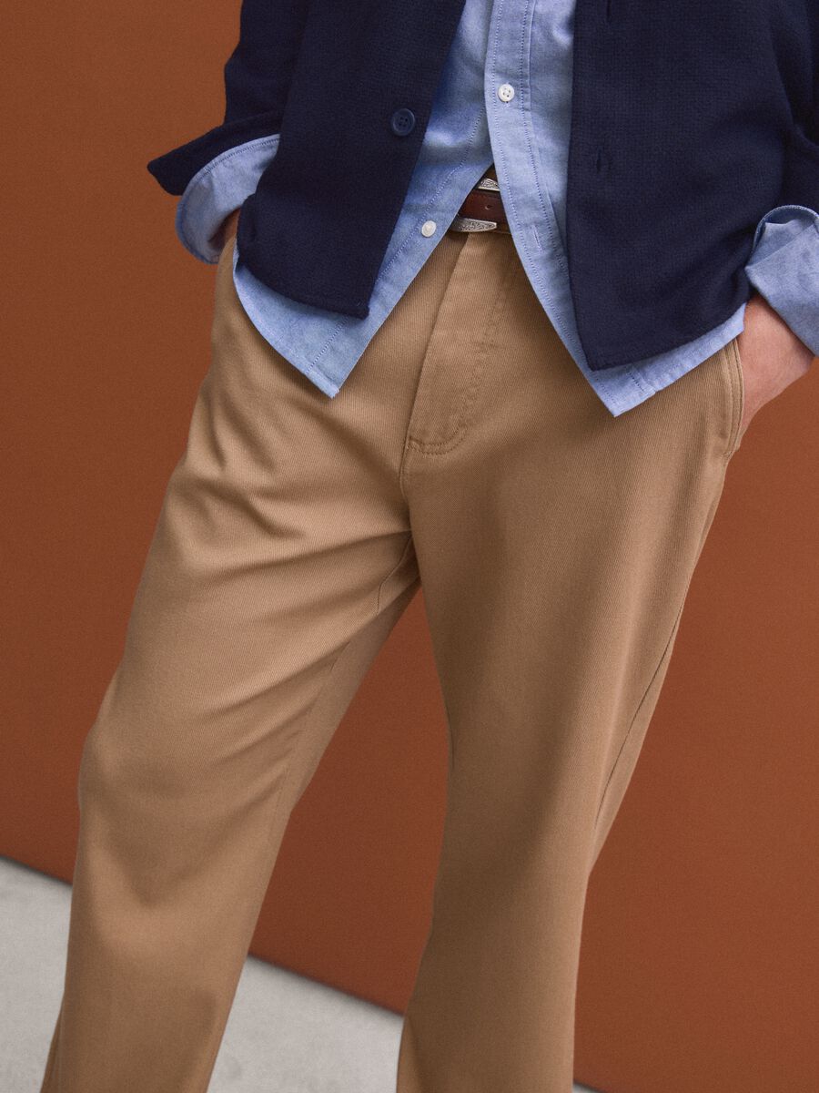 Brown stretch-cotton chino trousers, straight fit_3