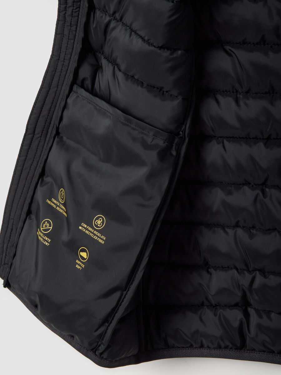 Gilet imbottito nero da ragazzo regular fit con cappuccio_5