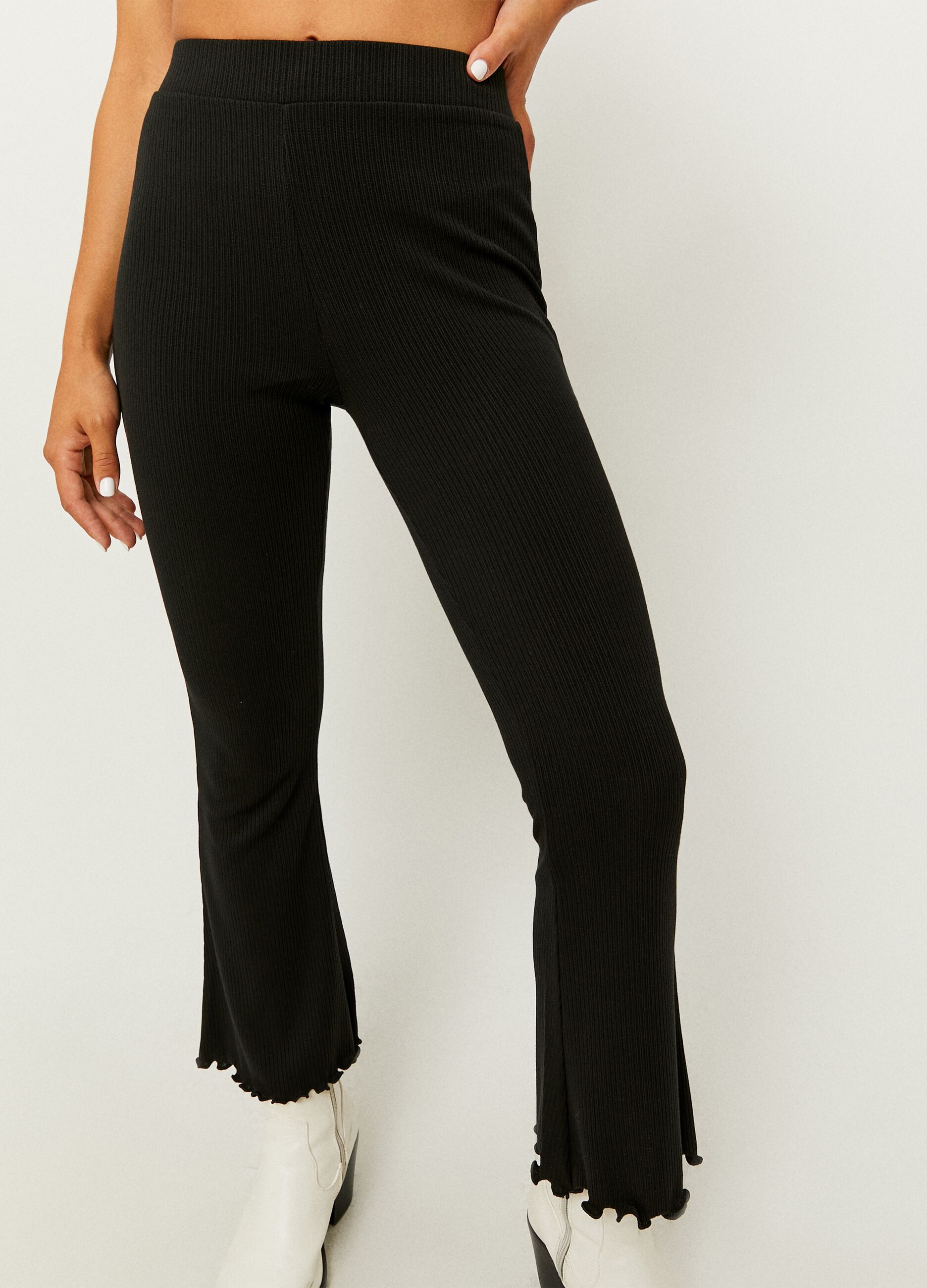 Pantalone flare fit con orlo arricciato_1