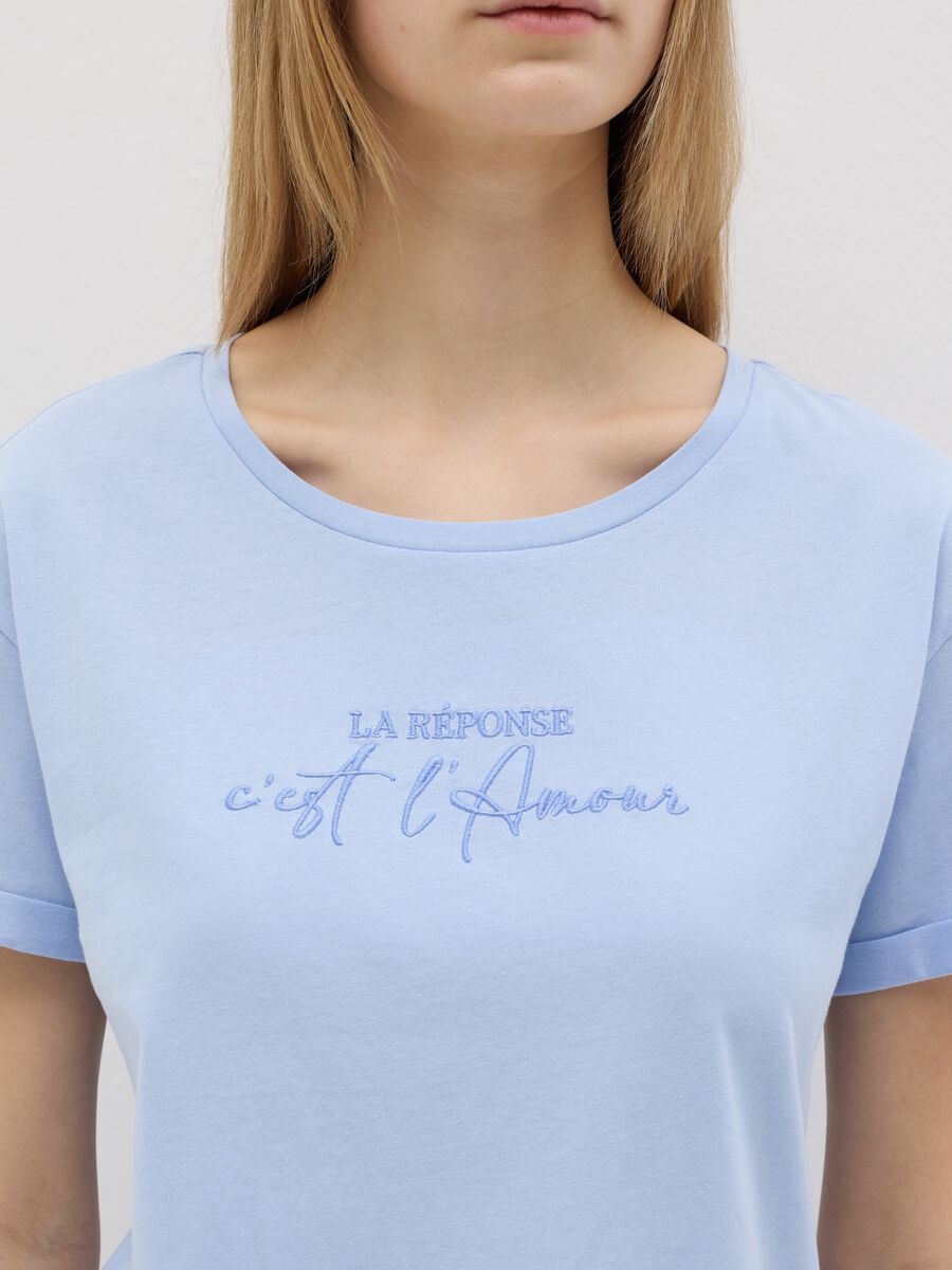 Light blue cotton pyjama top with lettering embroidery_3