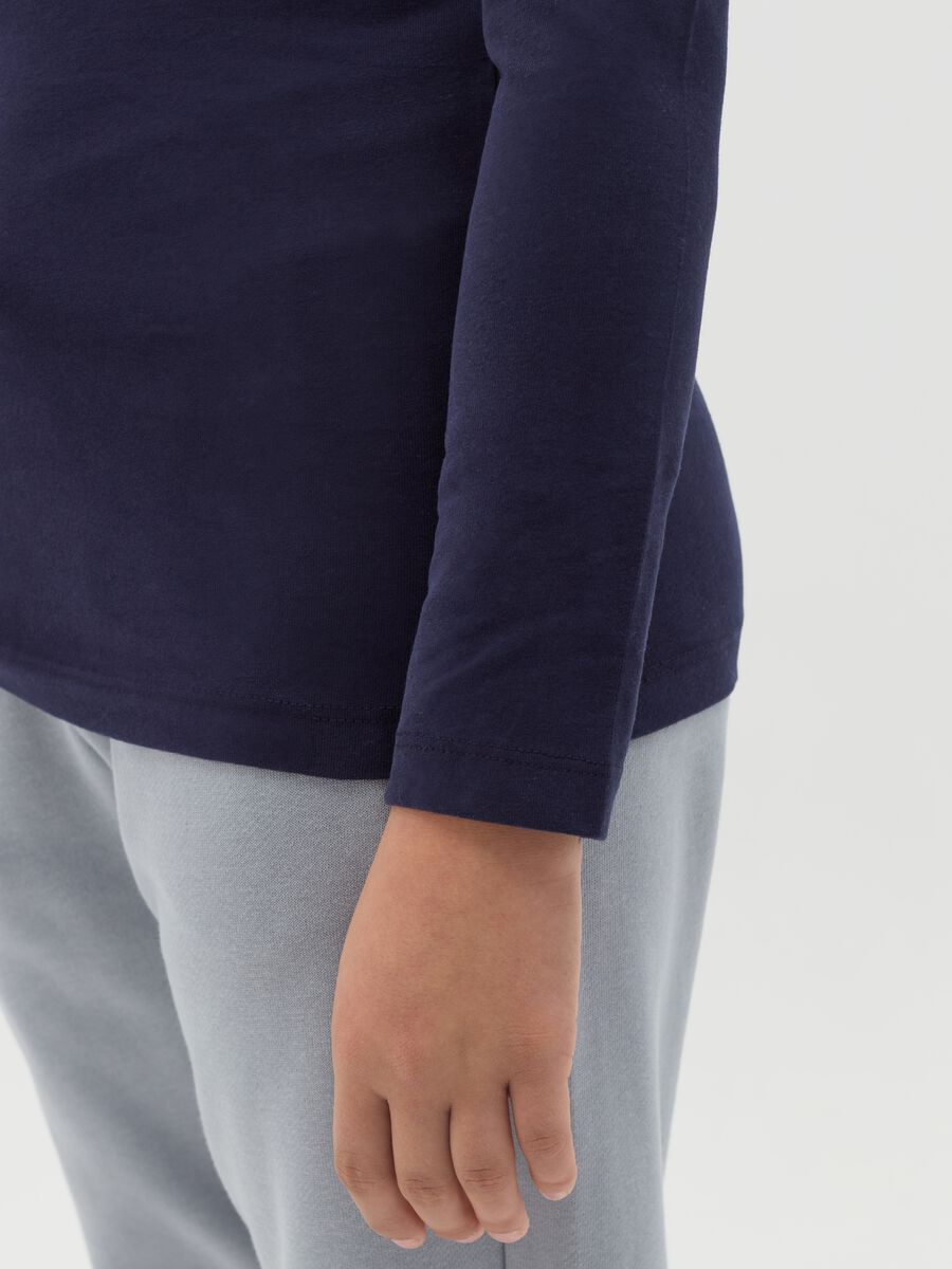 Long-sleeved T-shirt with mock neck_1