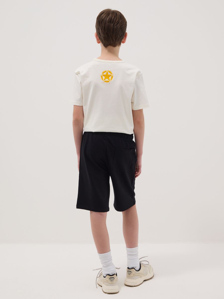 Boy's black pure cotton shorts with regular fit_2