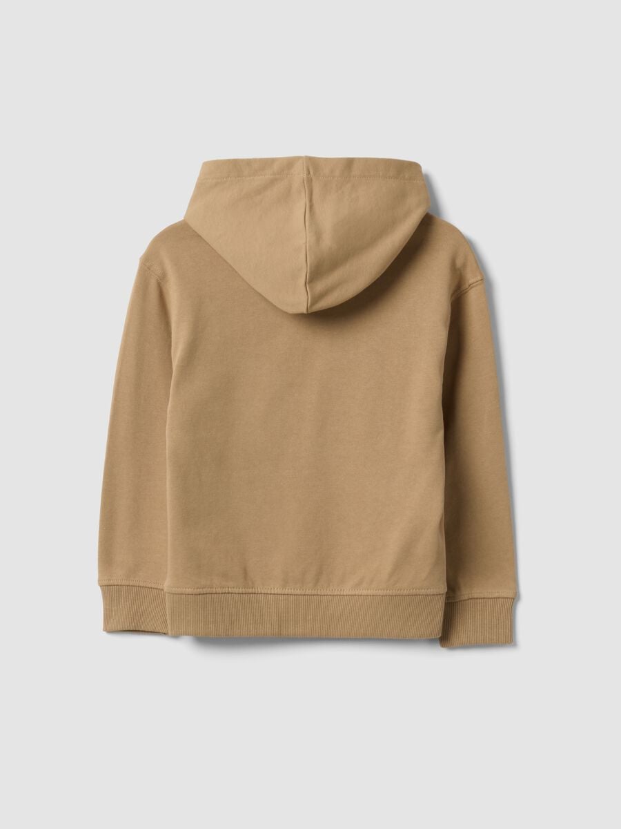 Felpa beige in puro cotone con cappuccio e scritta frontale per bambino_1