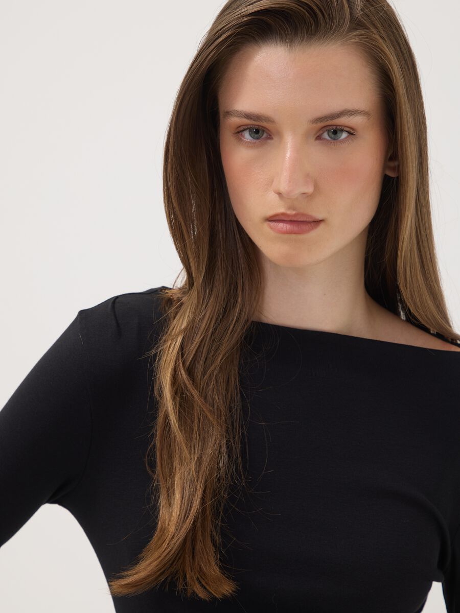 T-shirt nera in puro cotone con girocollo_0