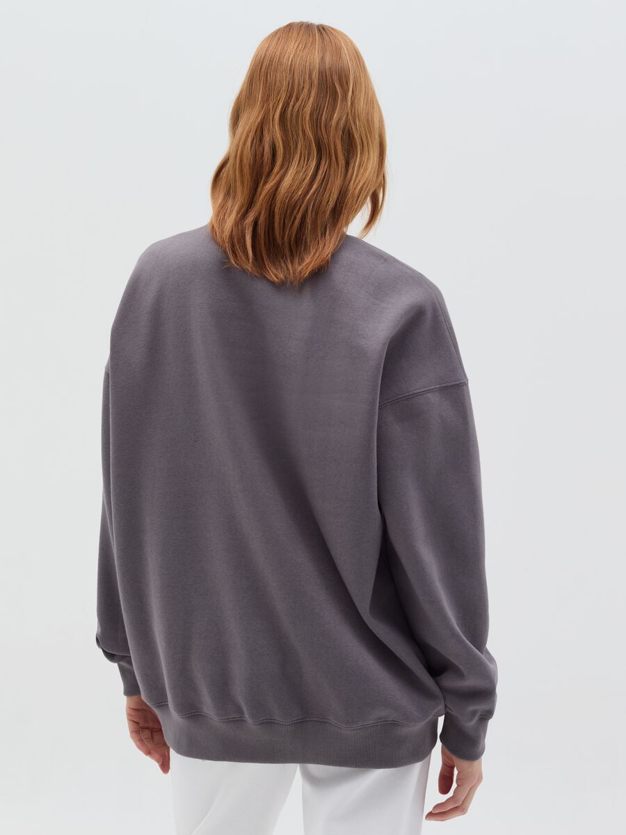 Oversized Barbie™ sweatshirt with diamantés_3