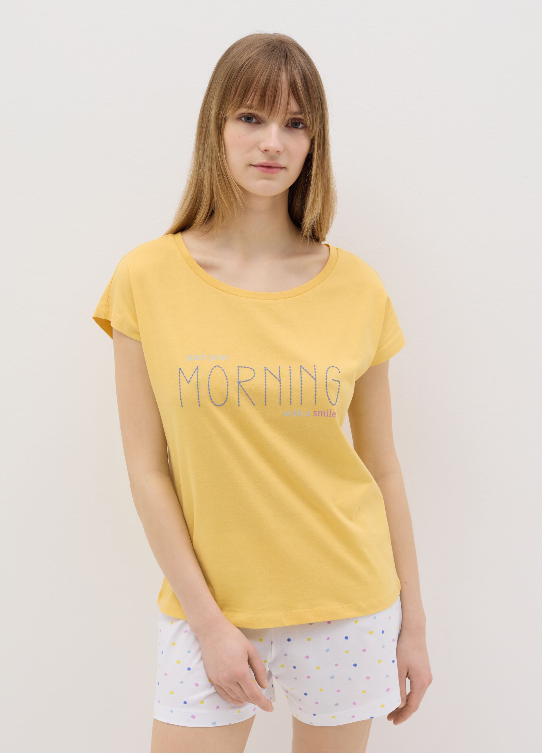 White and yellow cotton pyjamas with print