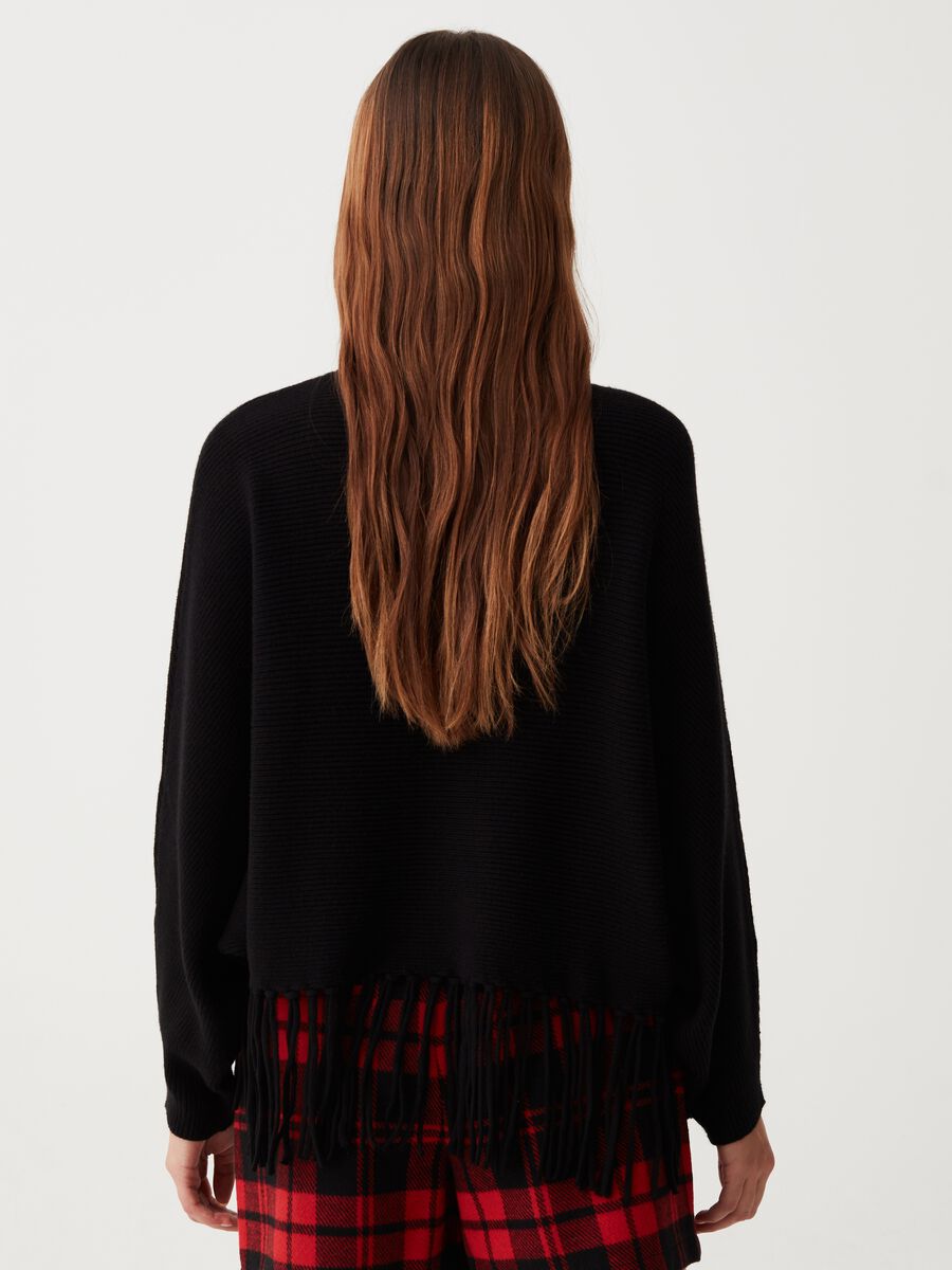 Pullover a costine con frange_2
