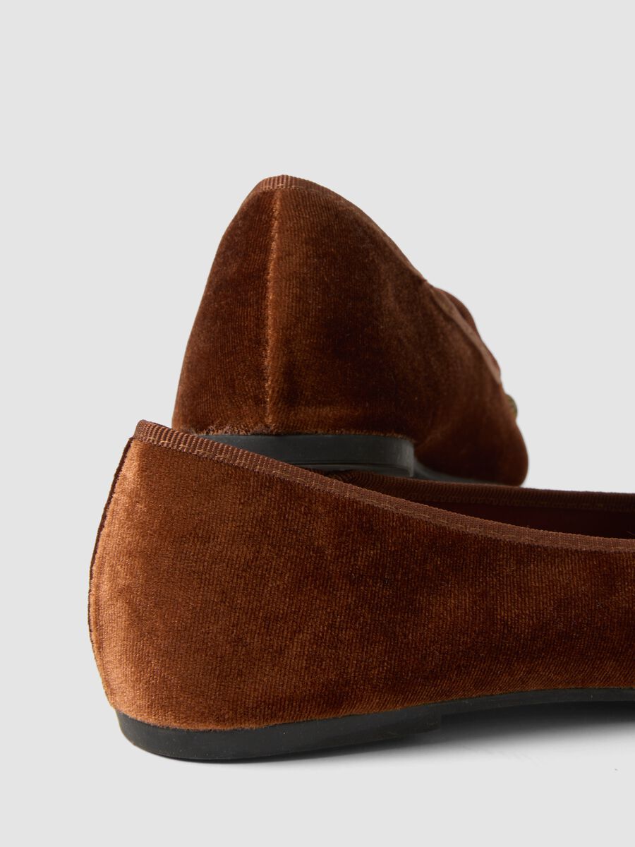 Friulane marroni con applicazioni gioiello dorate_2