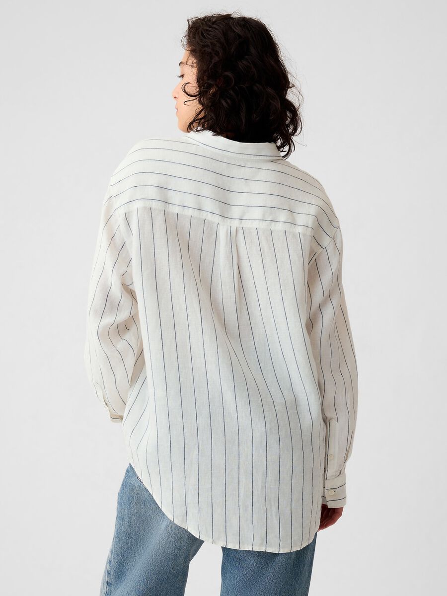 Oversized shirt in linen with pocket_2