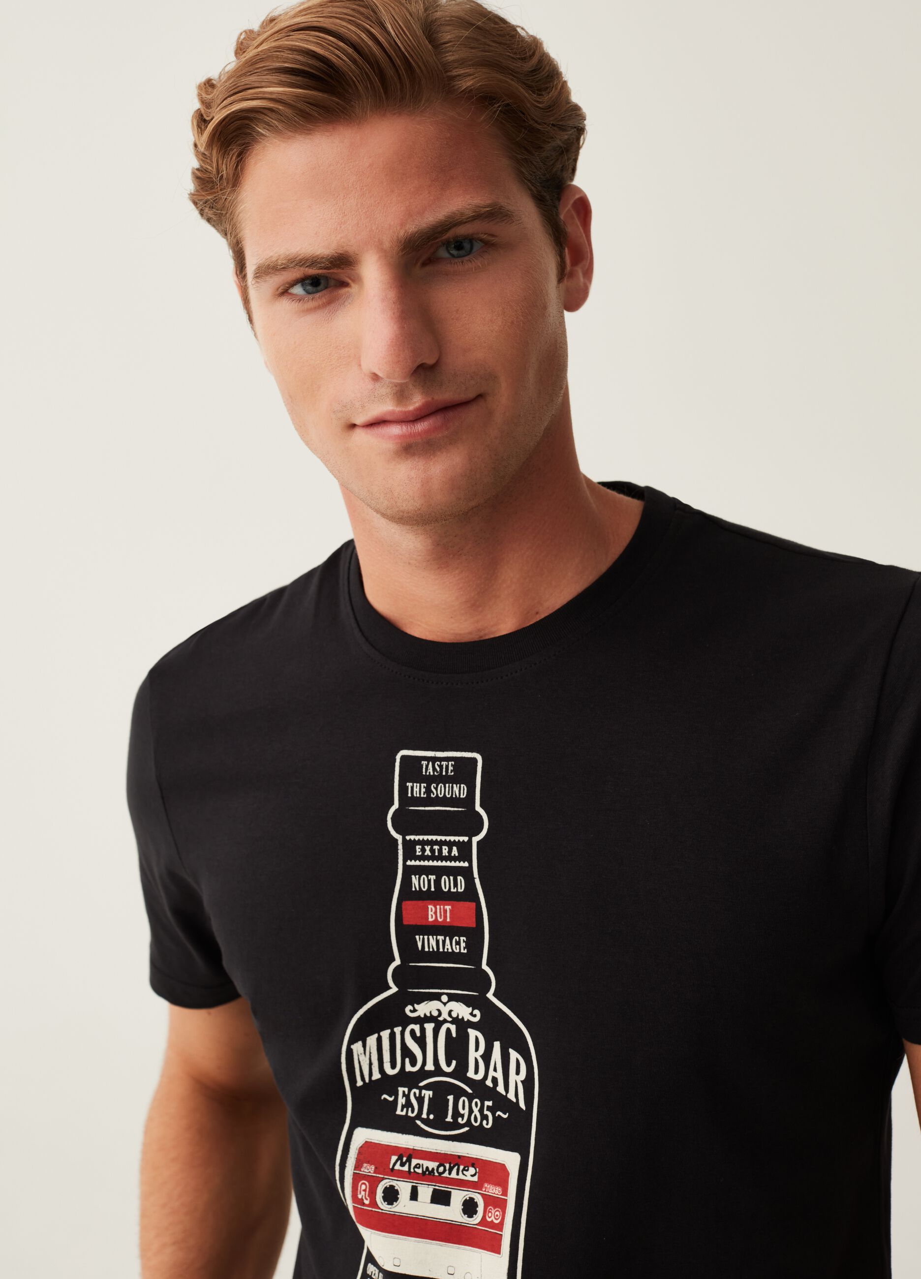 T-shirt in cotone con stampa whisky_1
