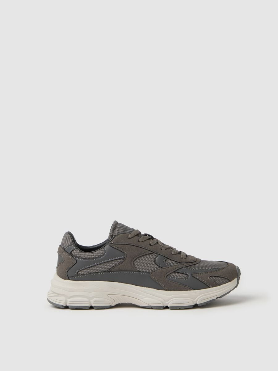 Casual Grey Sneakers_0