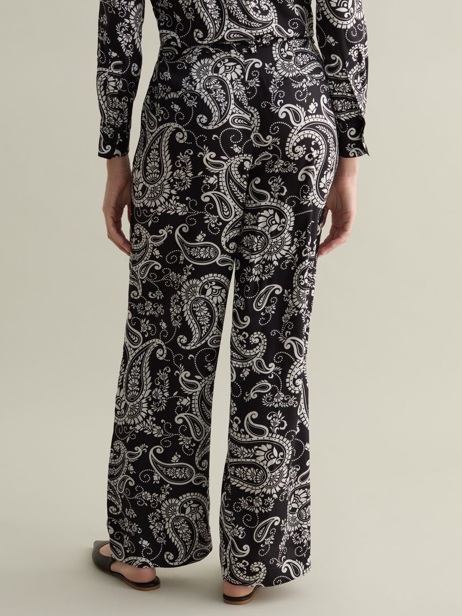 Wide-leg trousers with all-over print_2