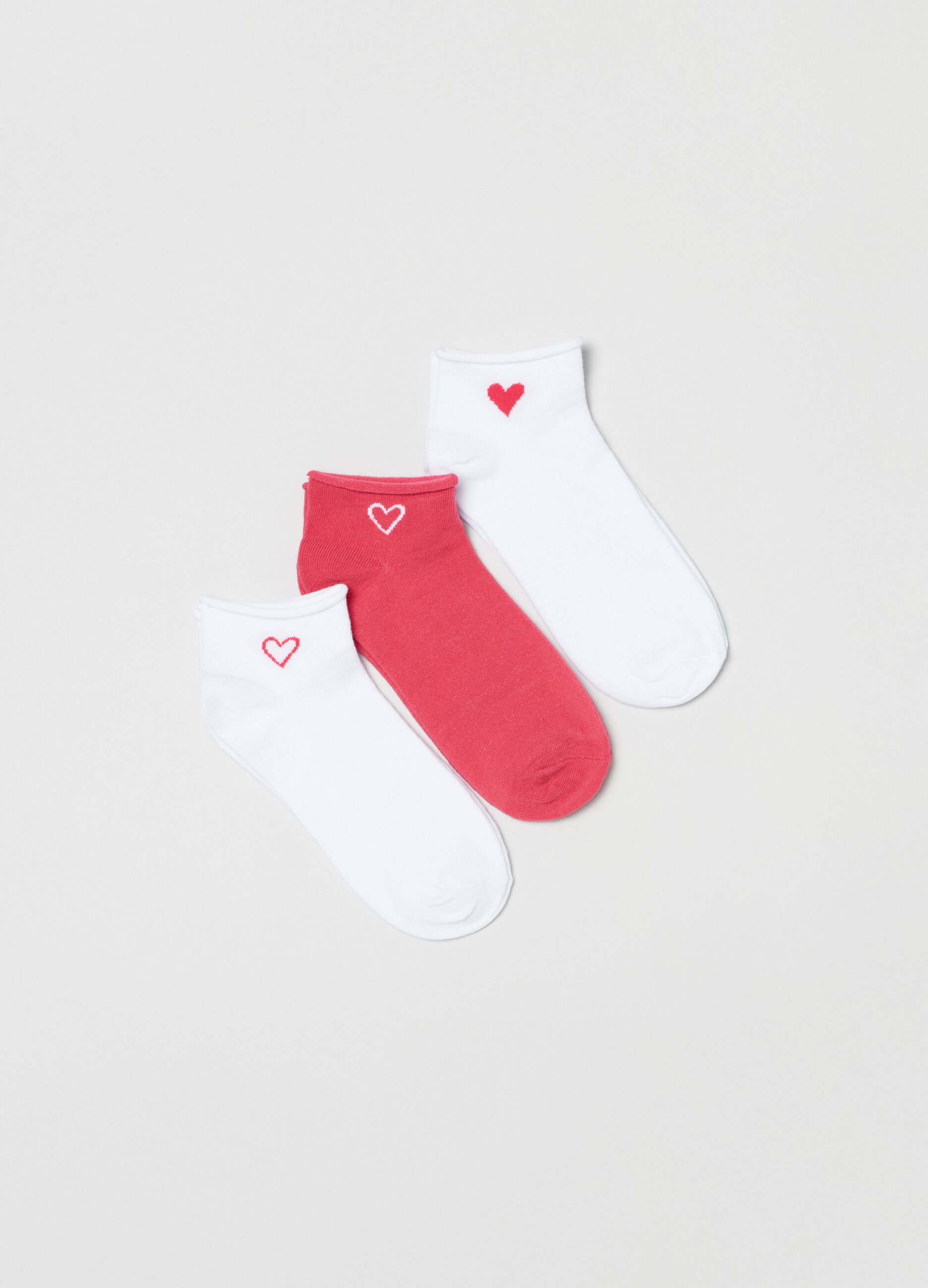 Three-pair pack shoe liners with heart design