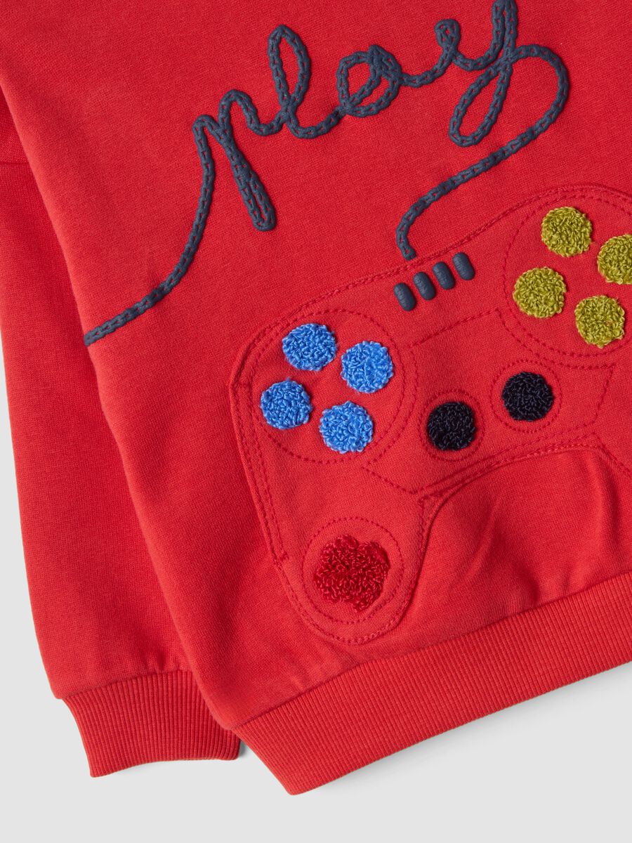 Completo jogging rosso over fit in puro cotone organico con stampa gaming_2