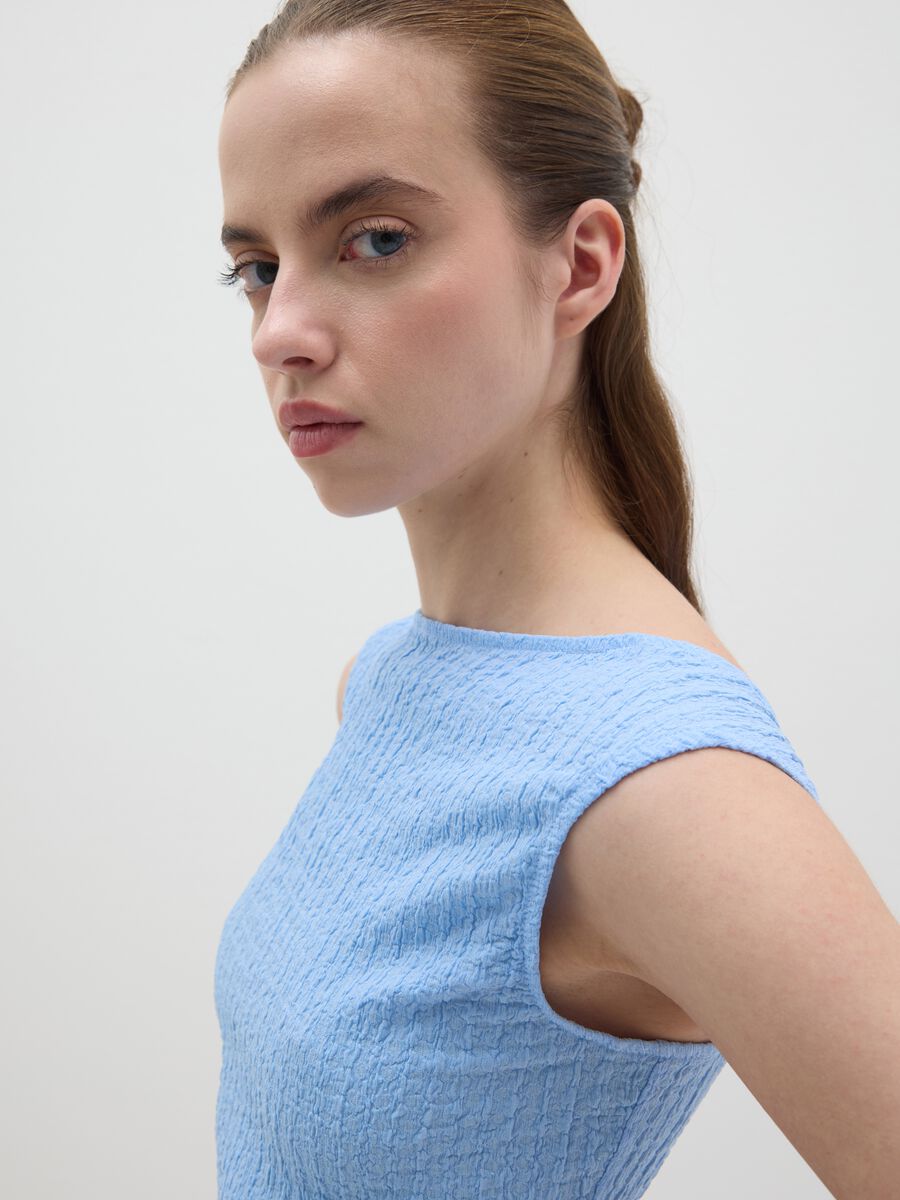Form-fitting blue top in stretch fabric_2