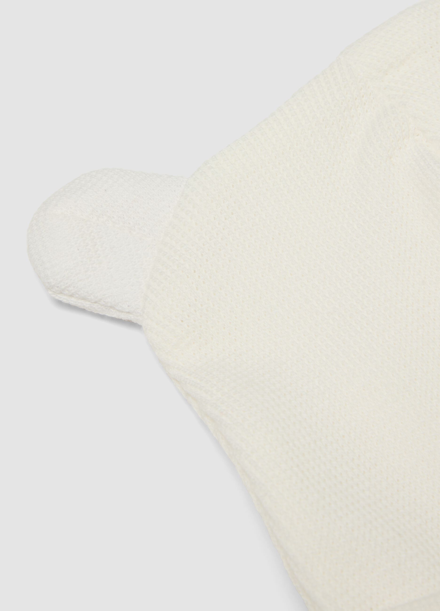 White hat in pure organic cotton jersey