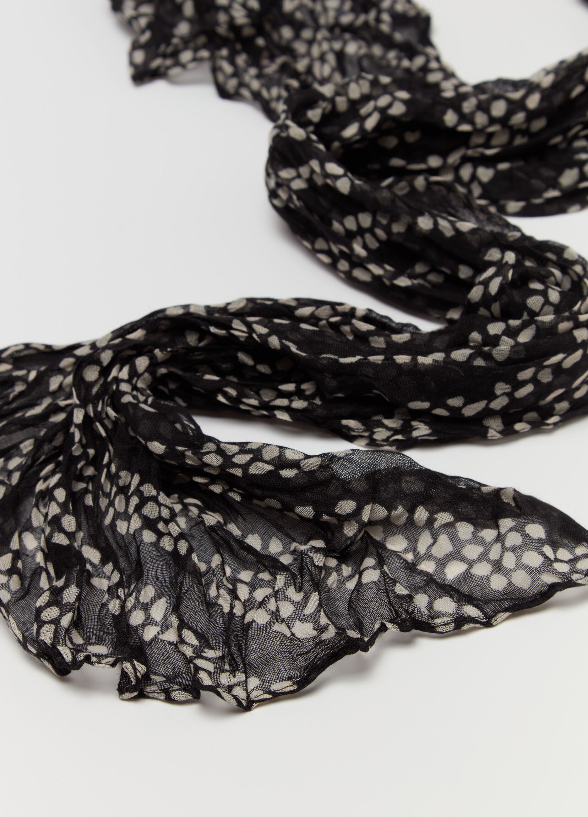 Pashmina effetto crinkle stampa all-over