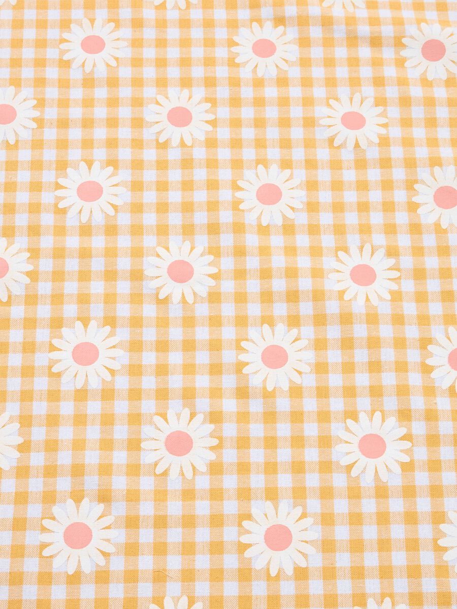 4-seater tablecloth in cotton with check motif and flowers_1