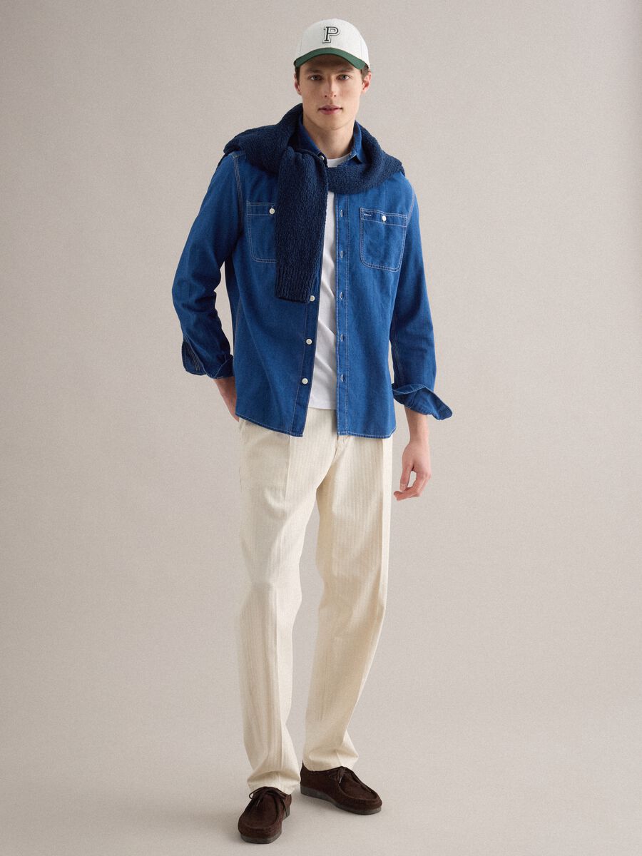 Camicia in puro cotone denim blu regular fit con tasche_2