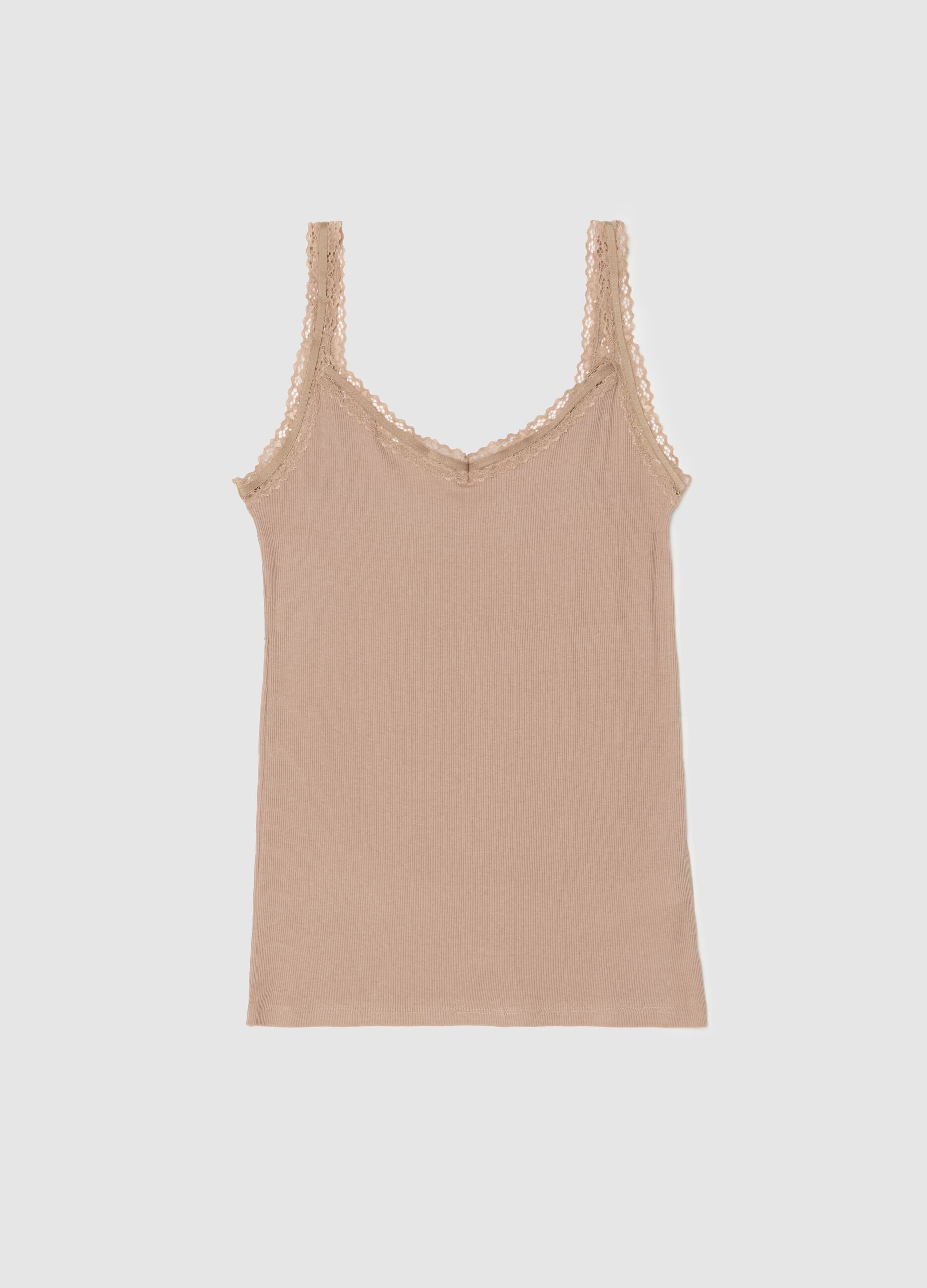 Ribbed under vest with crochet