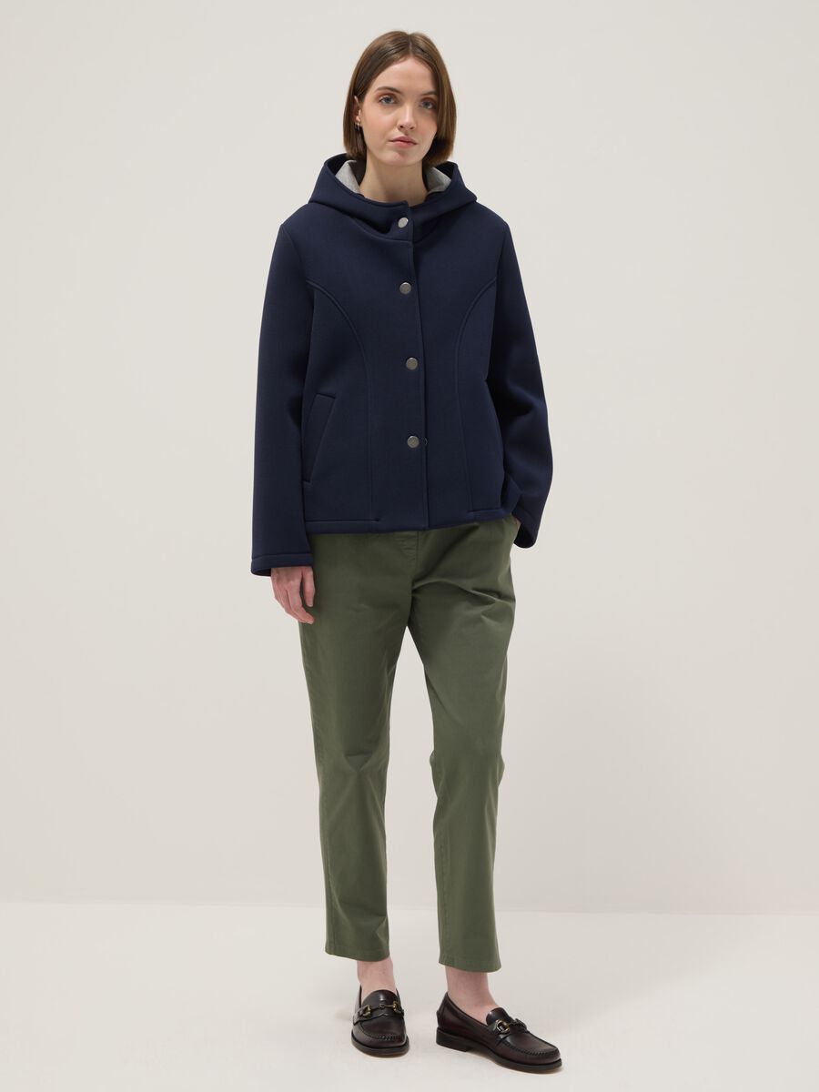Giacca blu regular fit con cappuccio e bottoni_2