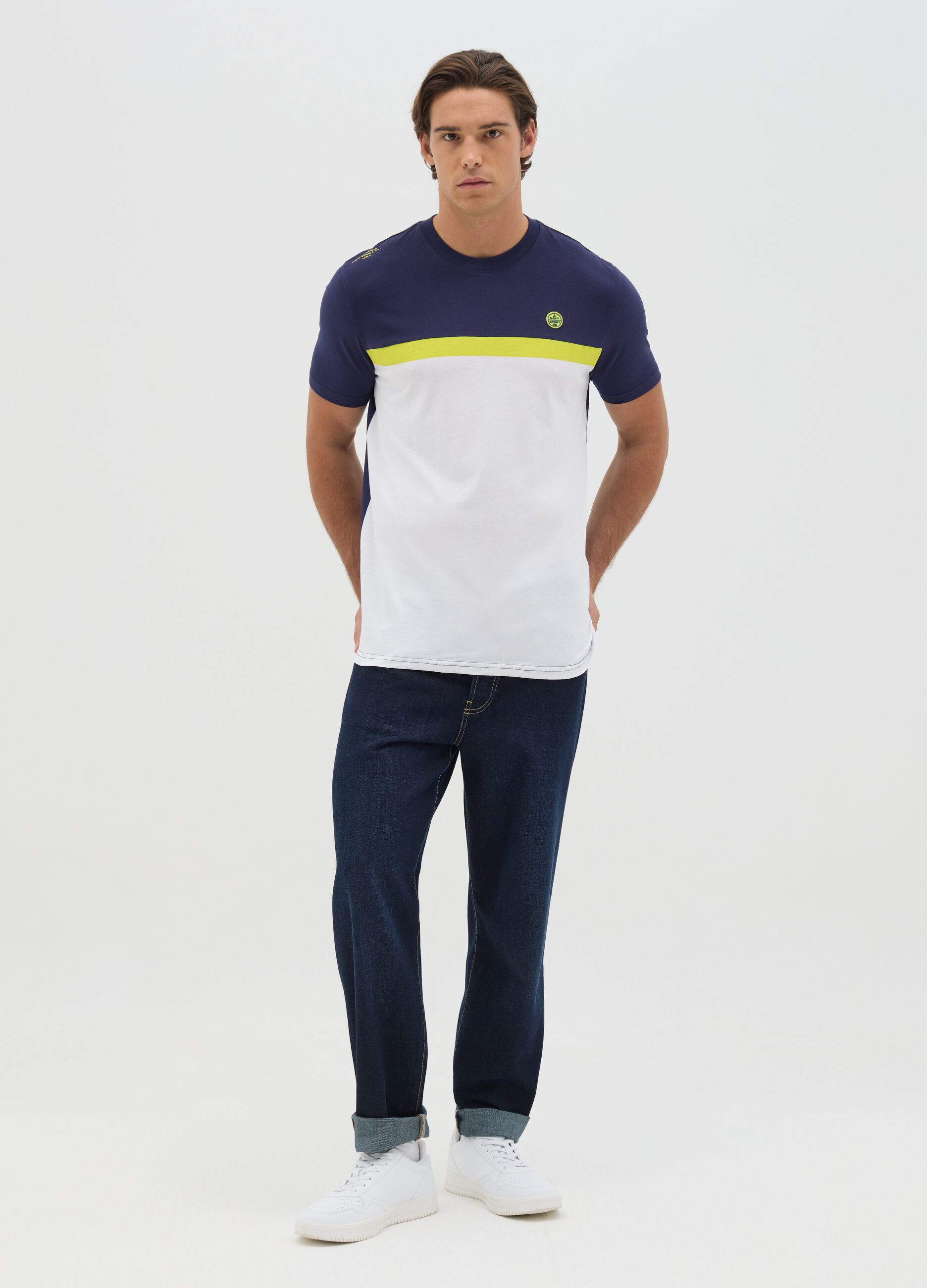 Colourblock T-shirt with contrasting details