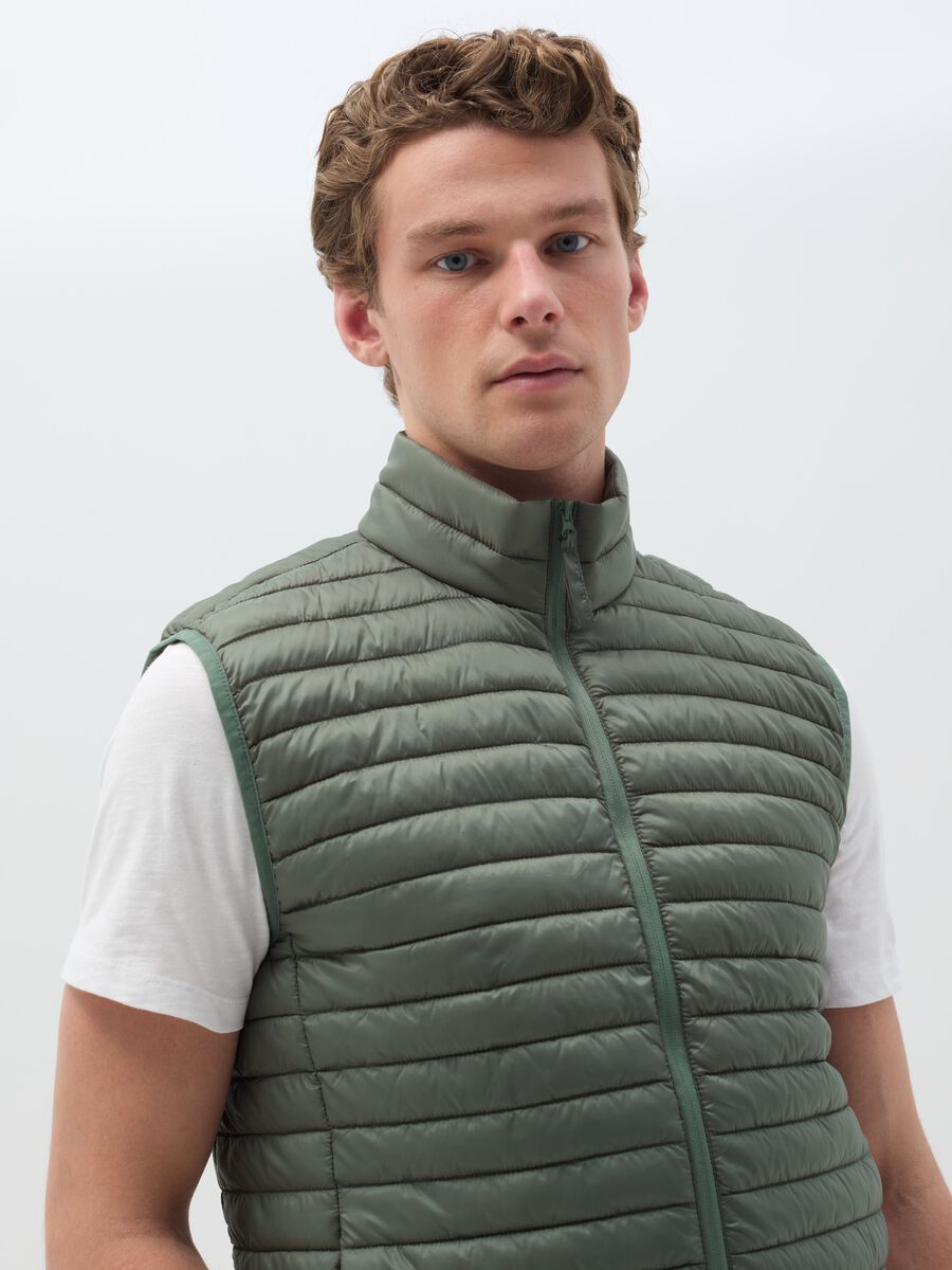Full-zip ultralight gilet with high neck_2