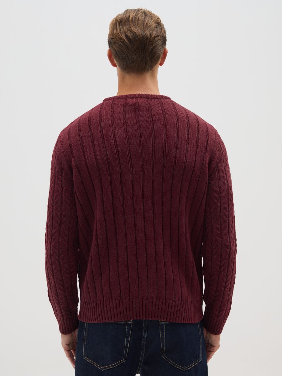 Red pullover with jacquard knit_2