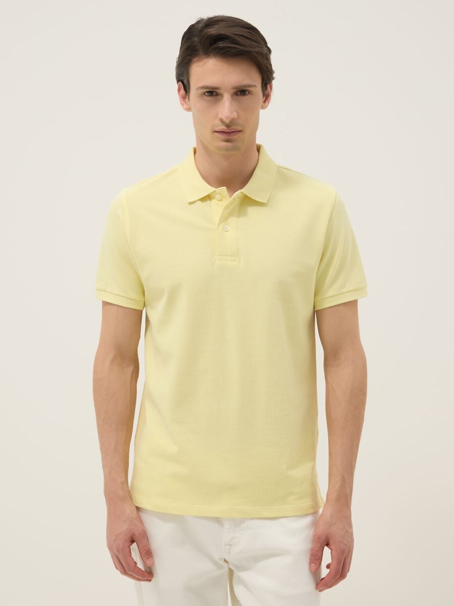 Polo gialla in puro cotone organico a maniche corte regular fit_1