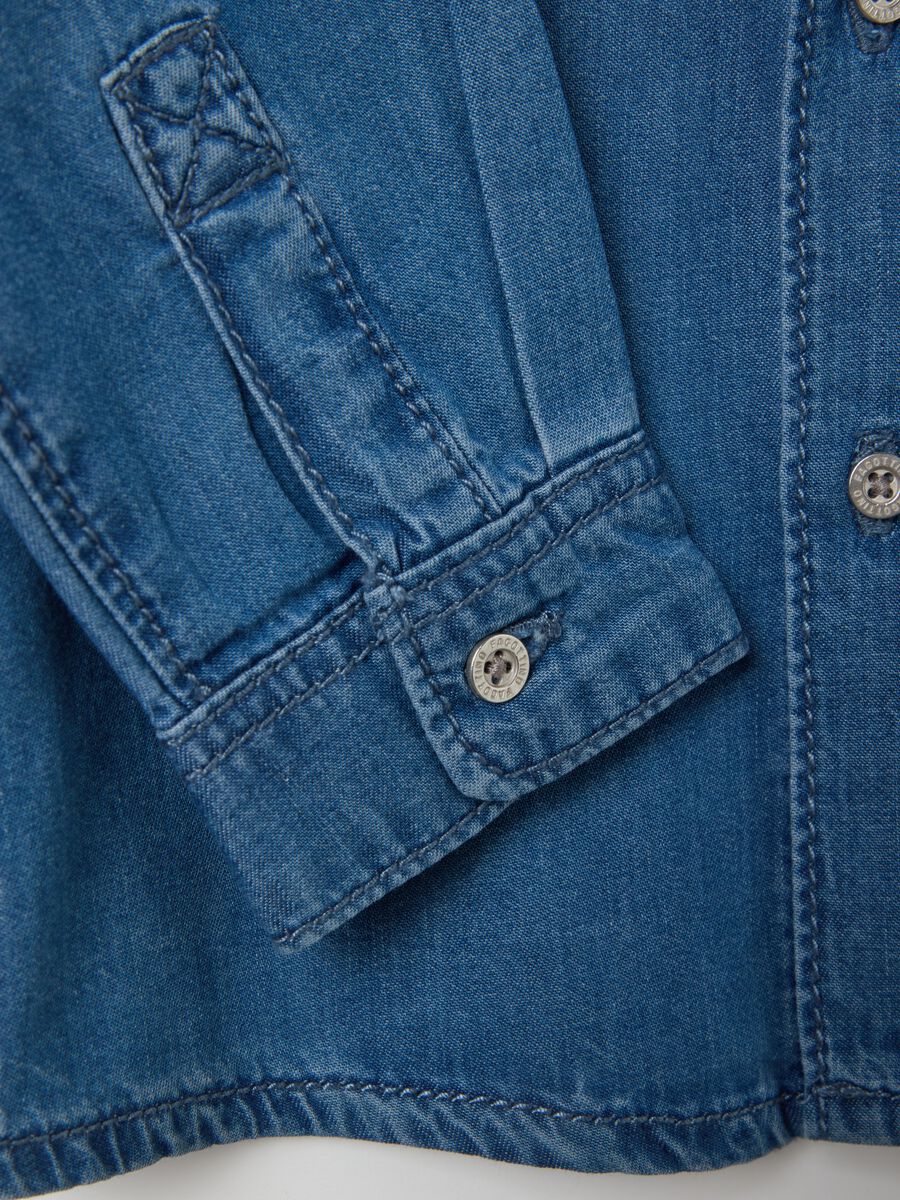 Camicia in denim stampa lettering e tigrotto_2