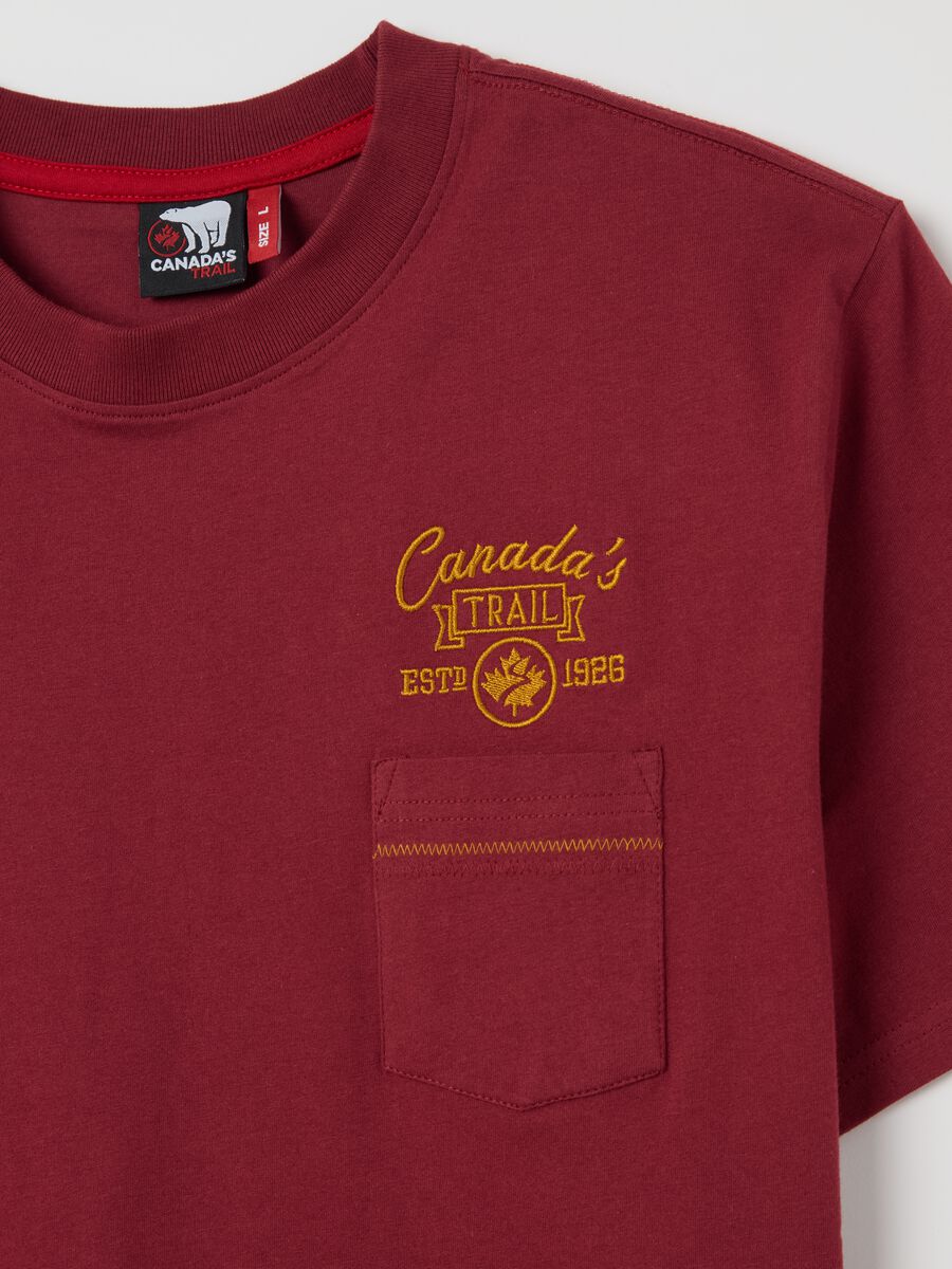 Canada's Trail red T-shirt with pocket and embroidery_5