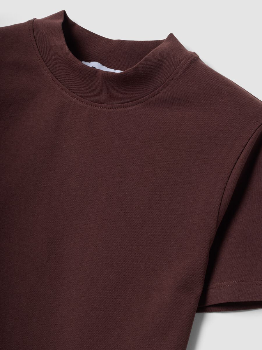 Brown fitted stretch-cotton T-shirt with raised neckline_6