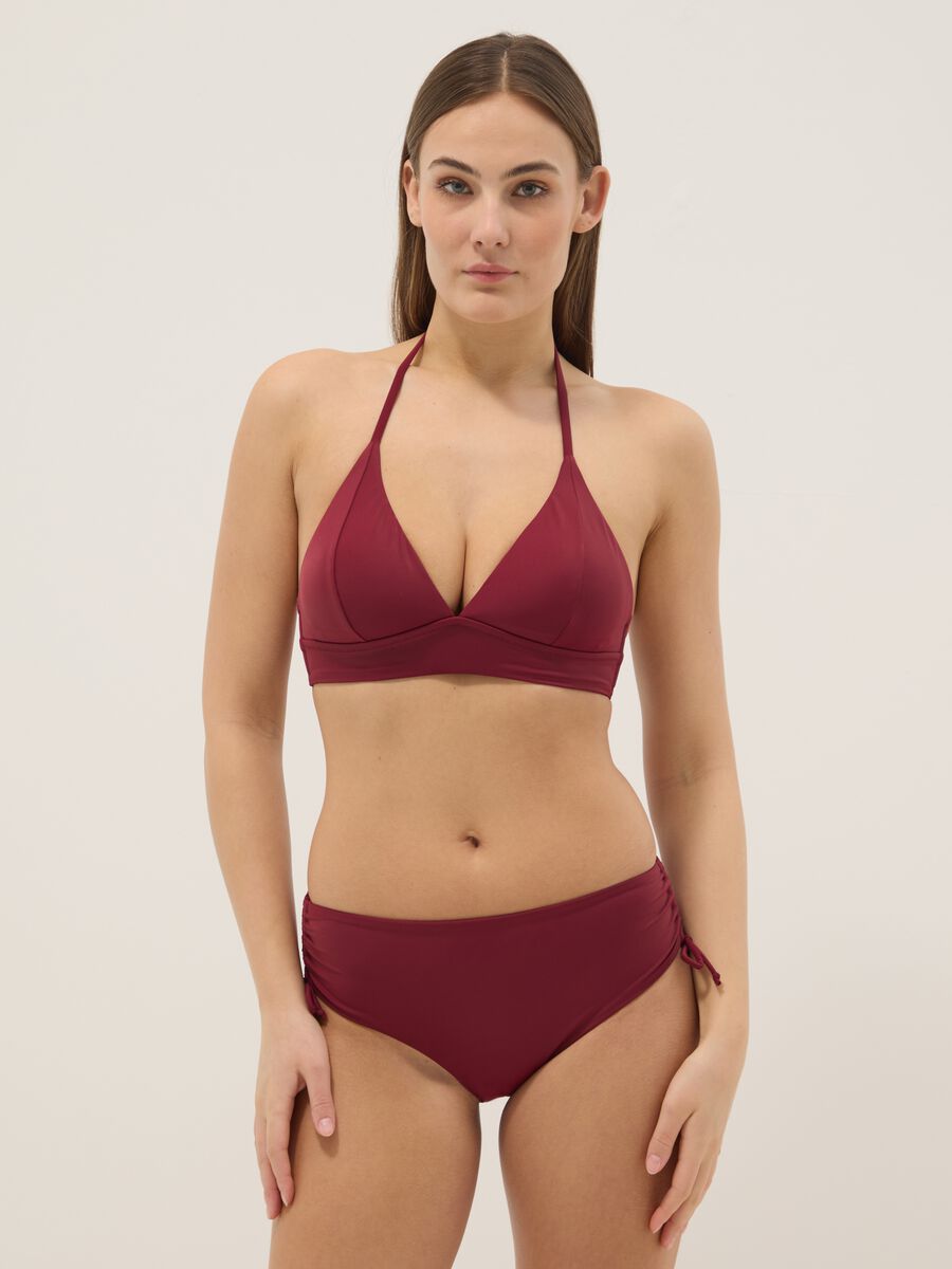 Top bikini elasticizzato rosso con imbottitura removibile_1