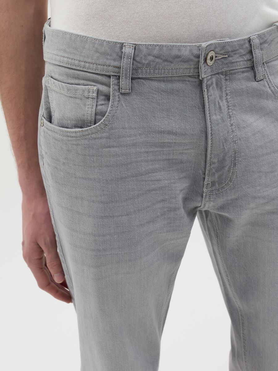 Slim-fit jeans with fading_2
