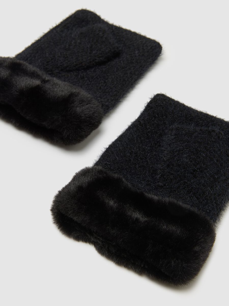 Black gloves with embroidery_1