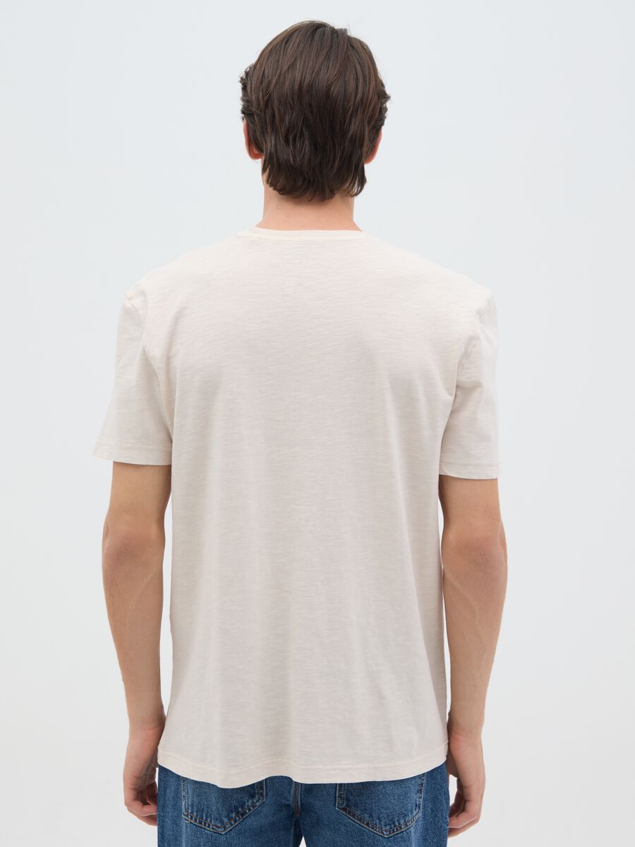 Men's beige pure cotton regular fit T-shirt_3