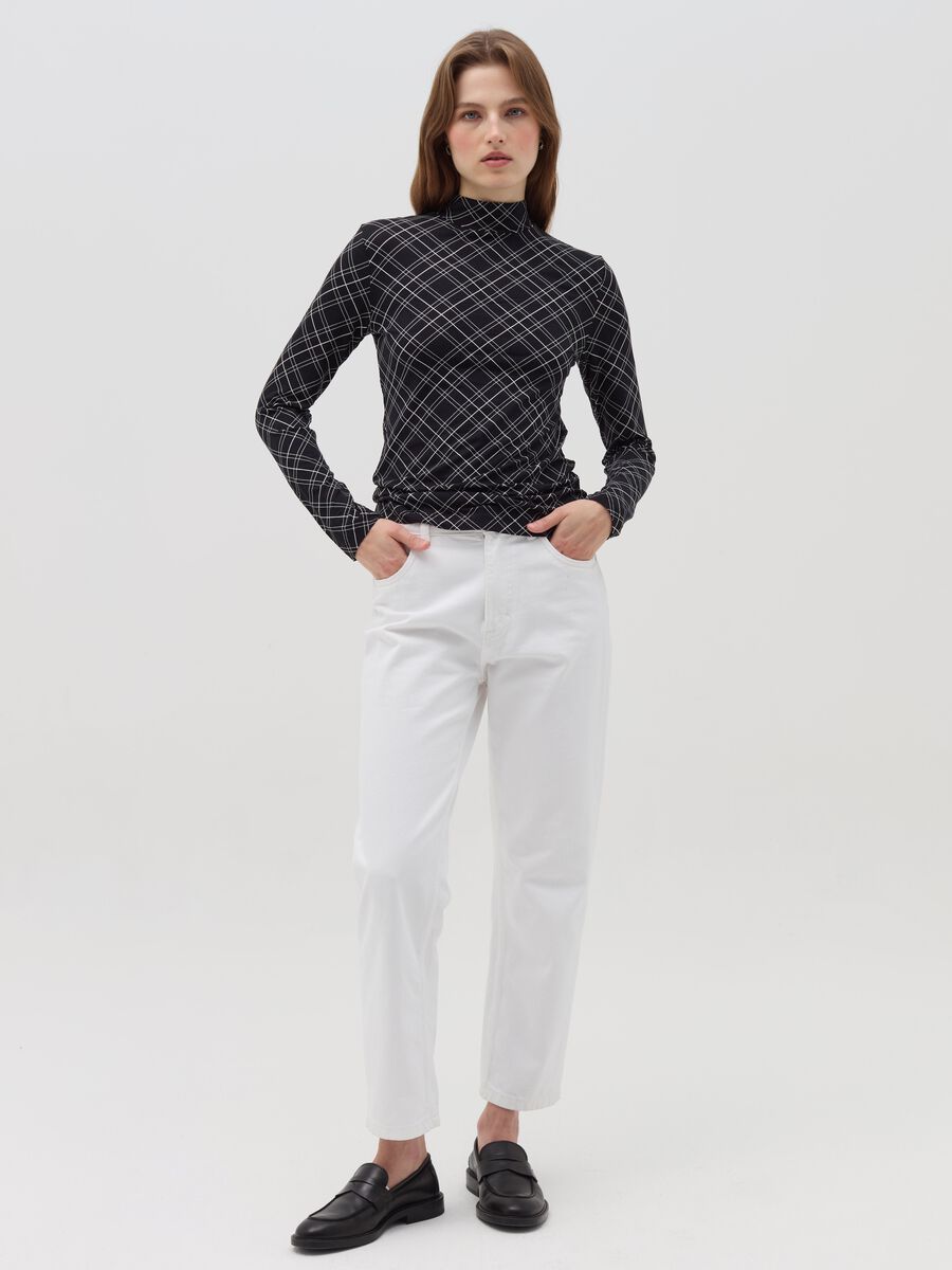 T-shirt with mock neck and check pattern_1
