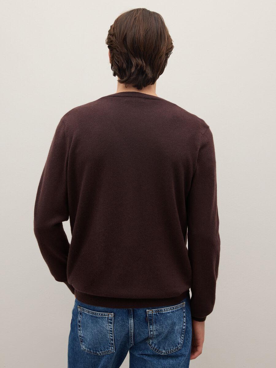 Pullover girocollo marrone in puro cashmere regular fit_2