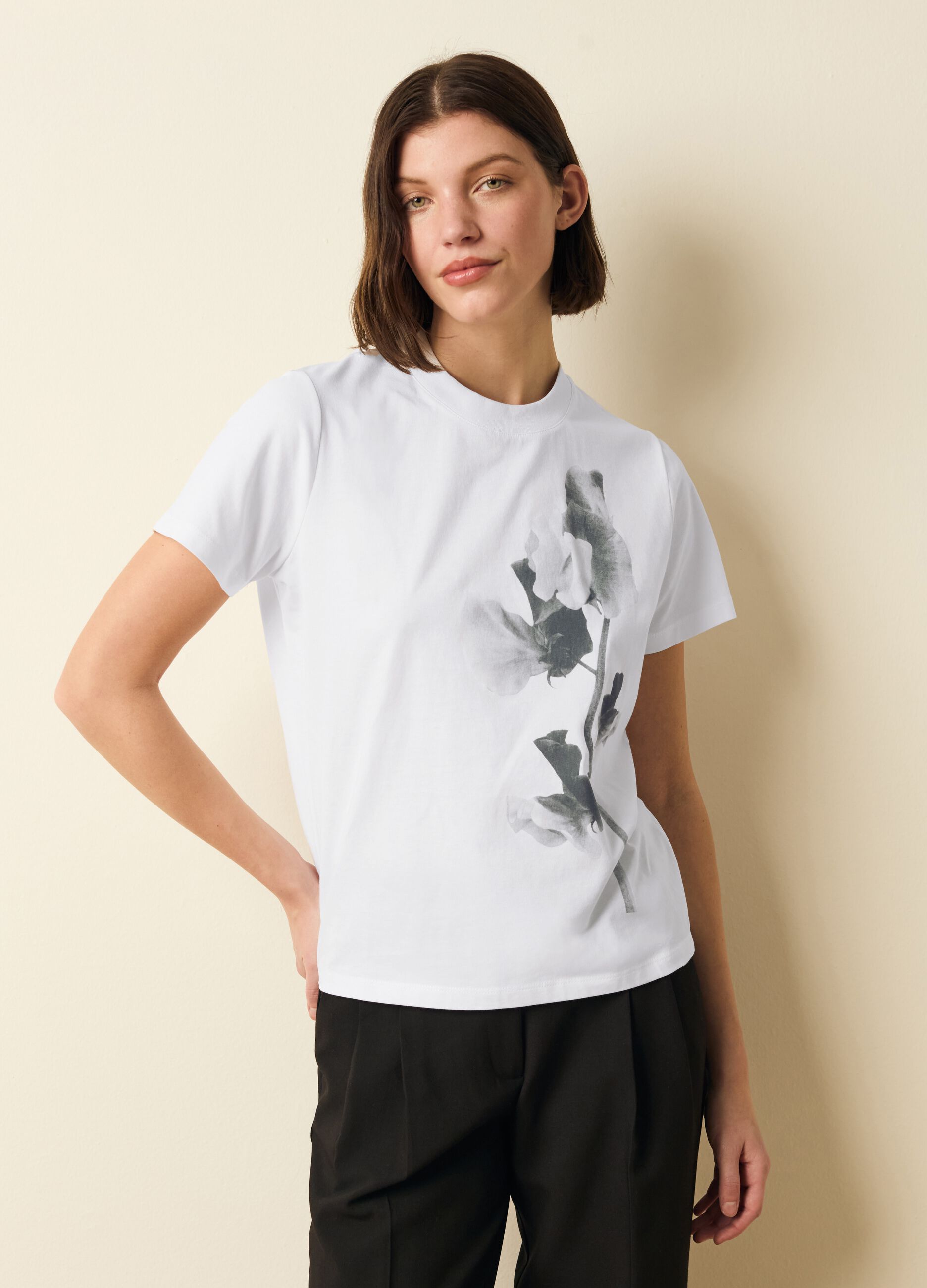Cotton T-shirt with flowers print