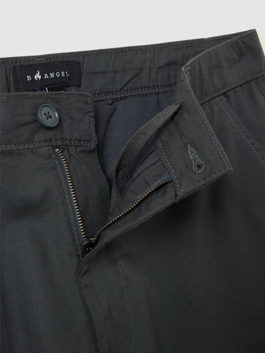 Men’s black cotton-blend relaxed fit shorts_1