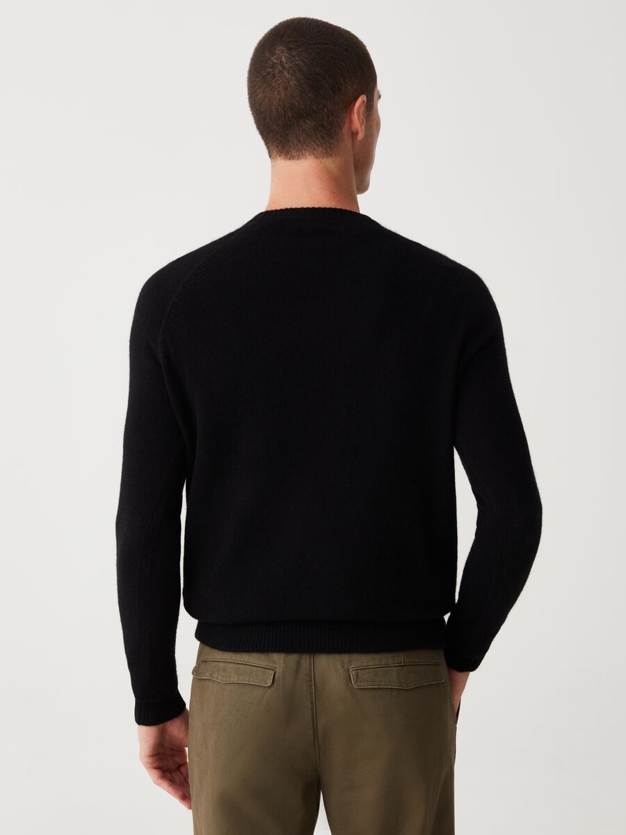 Pullover in cashmere con maniche raglan_2