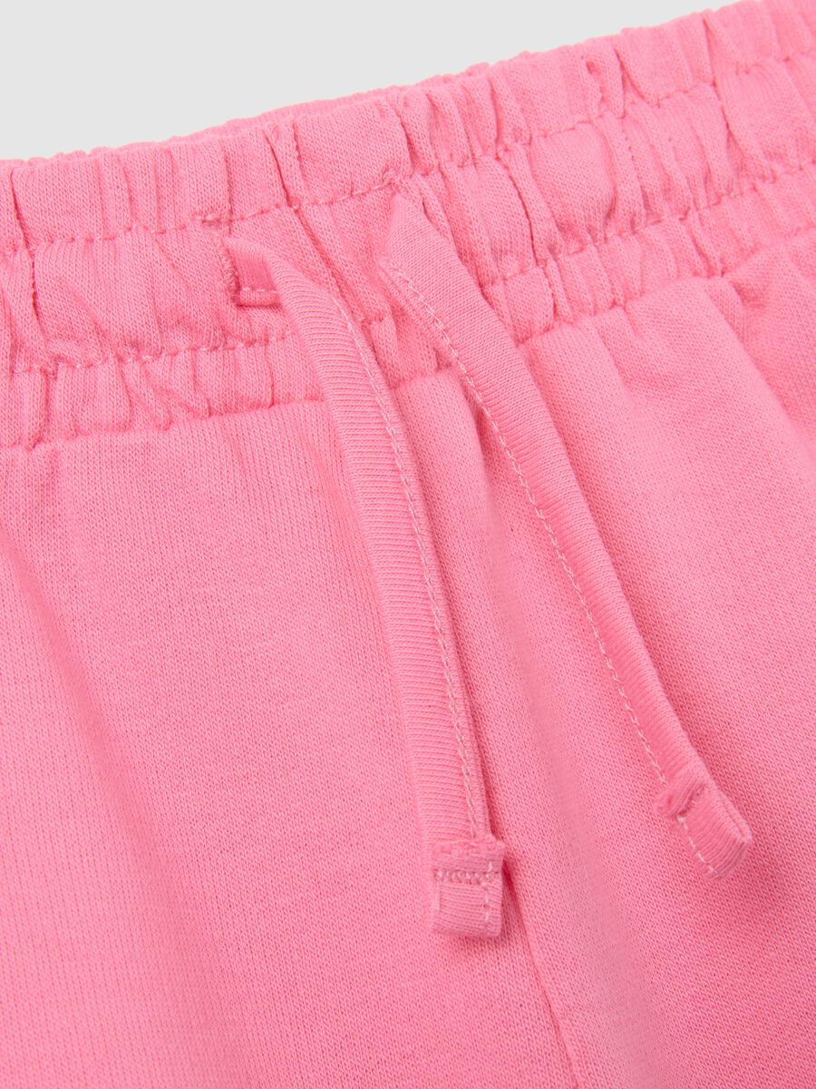 Girls' pink cotton shorts with regular fit and ruffles_2
