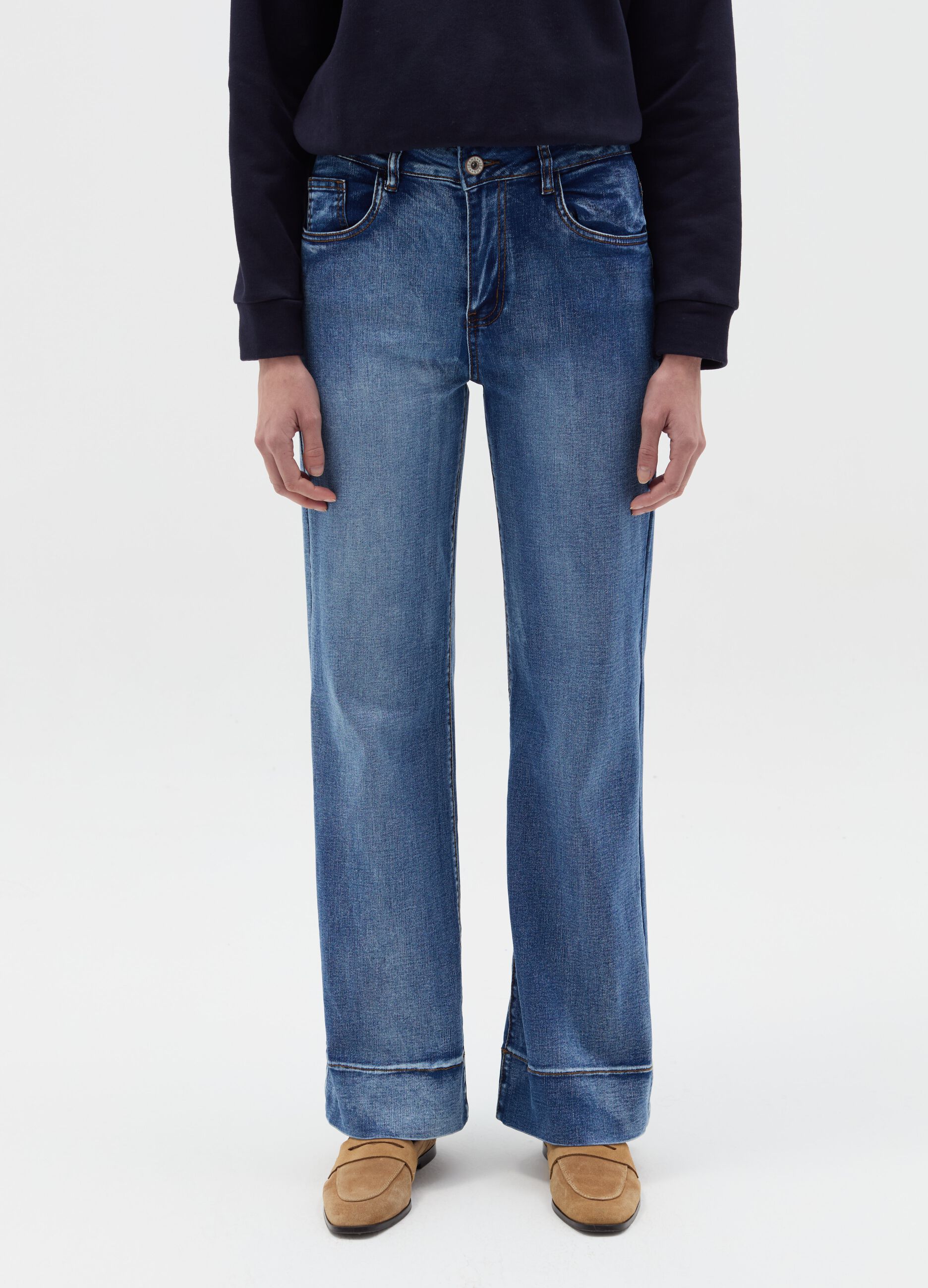 Straight-fit wide-leg jeans