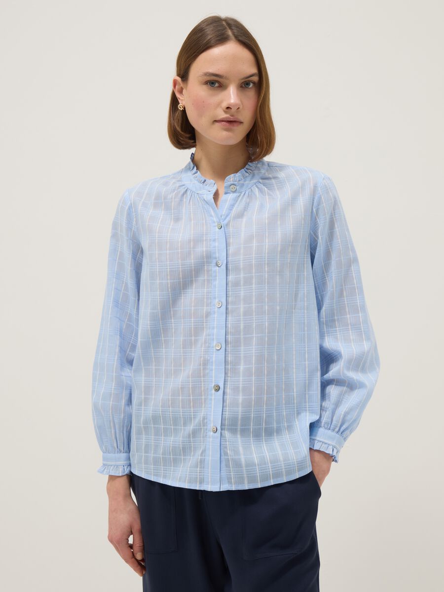 Camicia in puro cotone azzurra regular fit con motivo a quadri_1