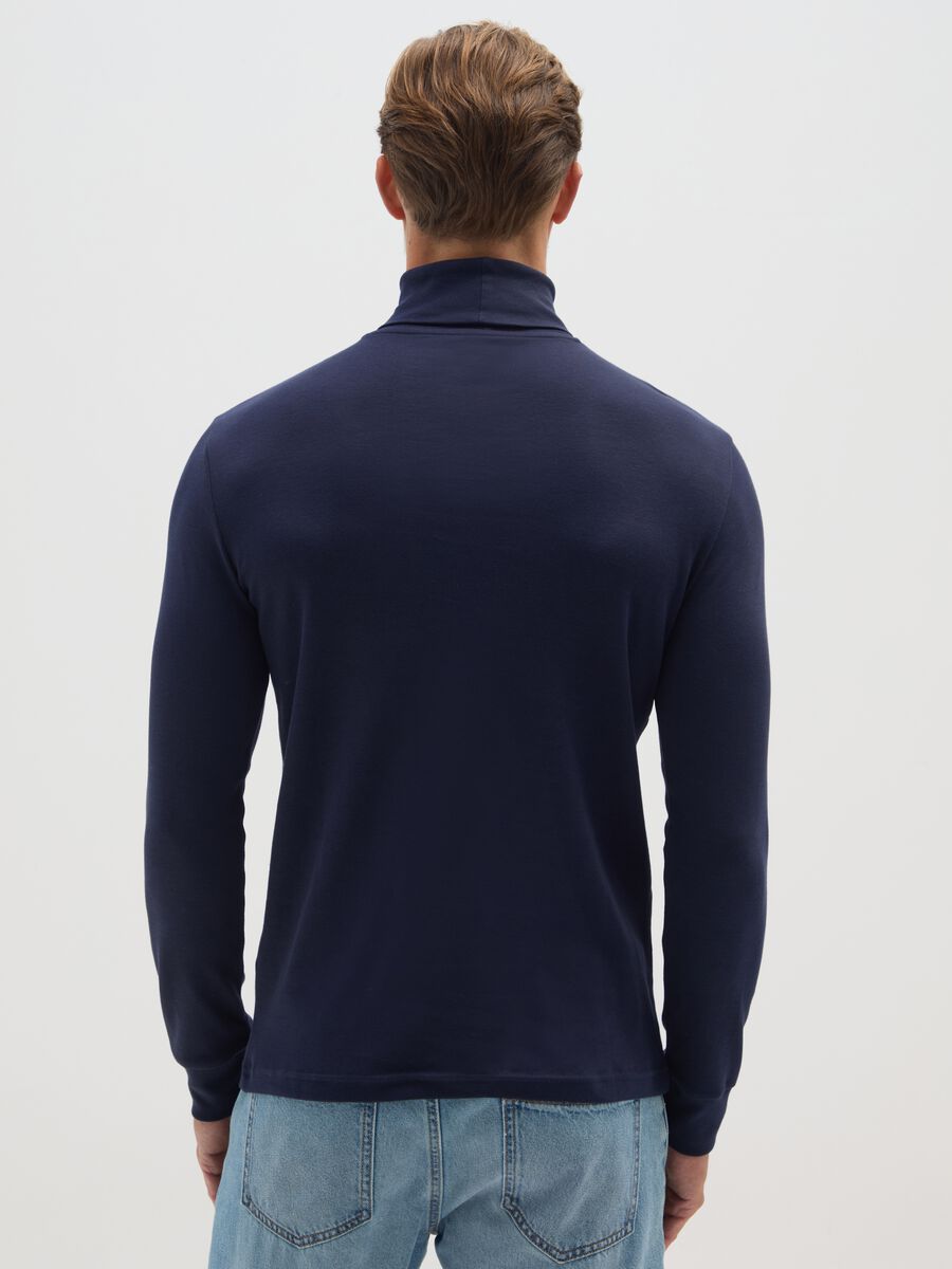 Maglia a collo alto blu in cotone_2