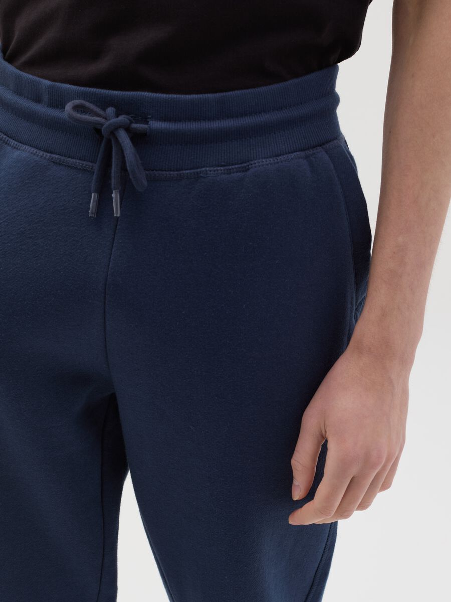 Fleece joggers with pockets and drawstring_2