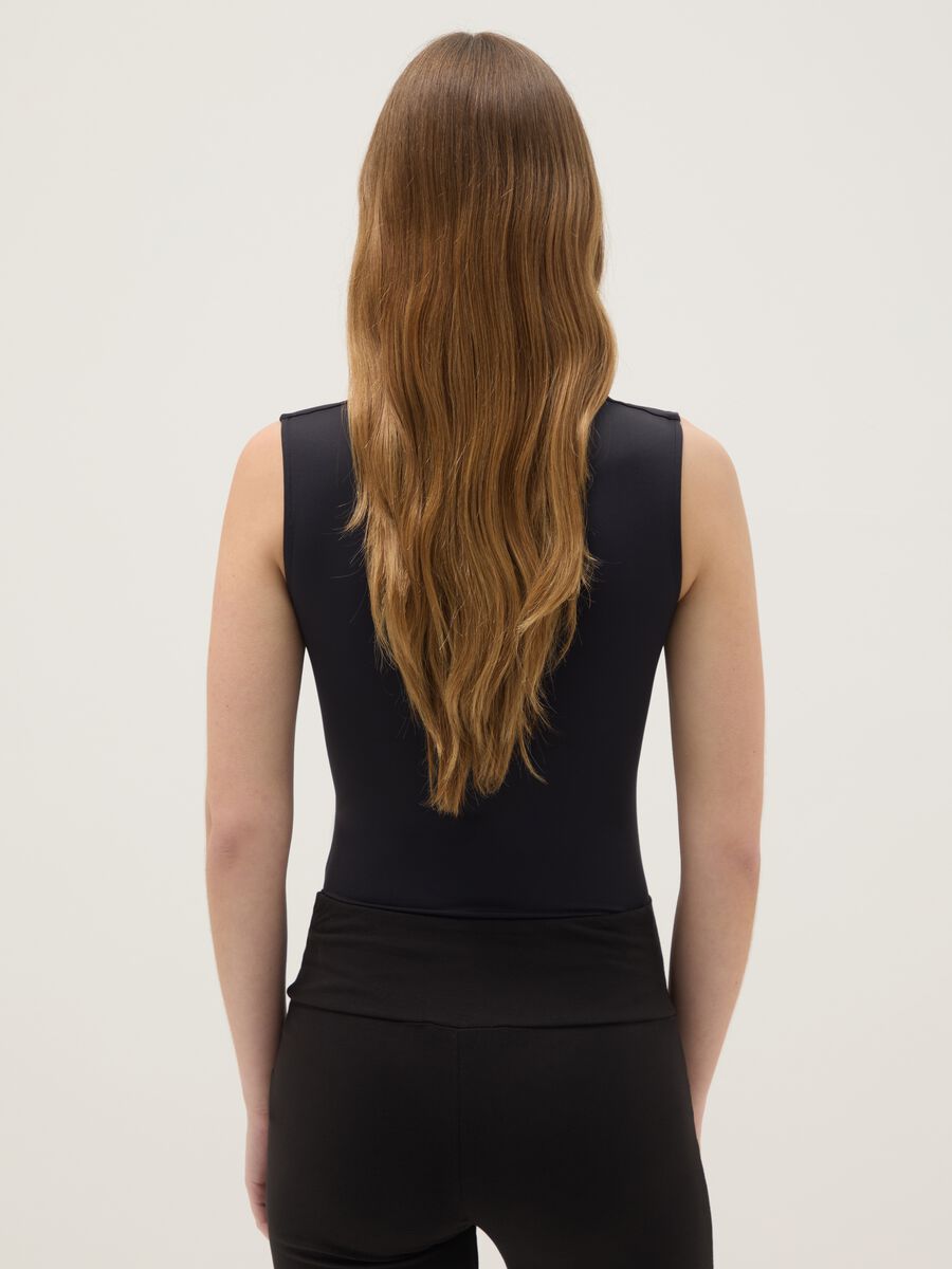 Body nero slim fit con scollo quadrato_3